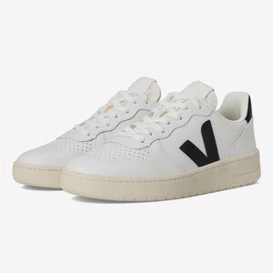 Veja V-10 Prime white and black sneakers sz8
